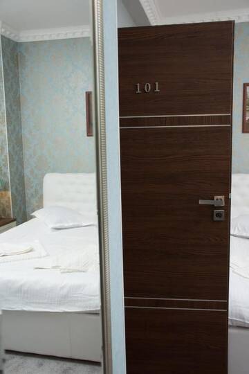 Фото номера Роскошный трехместный номер Отели типа «постель и завтрак» Villa Platinvm г. Предял 4