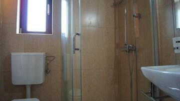 Фото номера Двухместный номер с 2 отдельными кроватями Гостевой дом Pensiunea Kasa Verde Predeal г. Предял 9