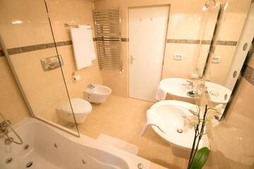 Фото номера Апартаменты с 1 спальней и террасой Апарт-отели 6 Apartments г. Предял 36
