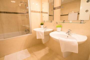 Фото номера Апартаменты с 2 спальнями и террасой Апарт-отели 6 Apartments г. Предял 3