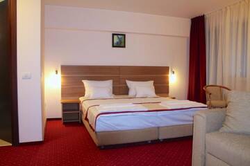 Фото номера Полулюкс 4* Отель Hotel Carpați г. Предял 2