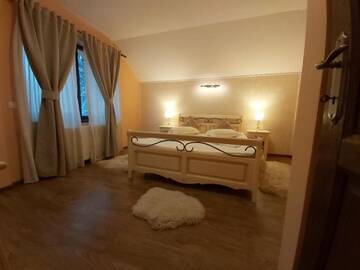 Фото номера Вилла с 3 спальнями Виллы Vila Bearpeak г. Предял 83