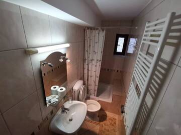 Фото номера Люкс с 3 спальнями Гостевой дом Poetic Great Villa г. Предял 32