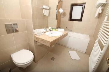 Фото номера Suite with Balcony 3*** Отель Hotel Carmen г. Предял 5