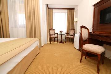Фото номера Double Room with Balcony 4**** Отель Hotel Carmen г. Предял 3