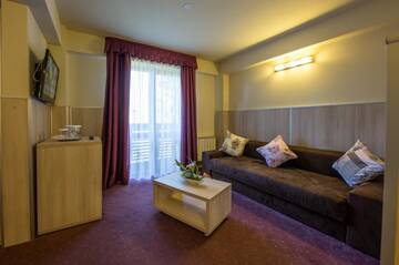 Фото номера Стандартные апартаменты Отель Eden Grand Resort г. Предял 5