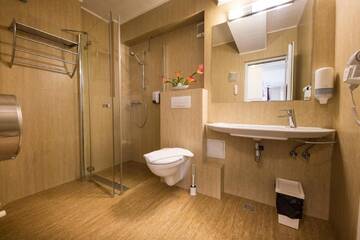 Фото номера Улучшенный двухместный номер с 1 кроватью Отель Eden Grand Resort г. Предял 4