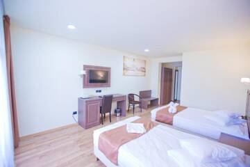 Фото номера Улучшенный двухместный номер с 1 кроватью Отель Hotel Piemonte г. Предял 10