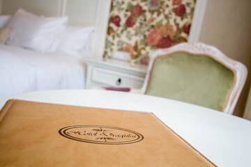 Фото номера Представительский номер с кроватью размера «king-size» Отель Hotel Dragului г. Предял 3