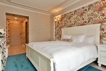 Фото номера Представительский номер с кроватью размера «king-size» Отель Hotel Dragului г. Предял 4