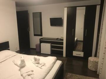 Фото номера Двухместный номер с 1 кроватью и балконом Гостевой дом Vila Dor de Munte Predeal г. Предял 3