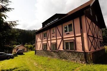 Фото номера Дом с 5 спальнями Дома для отпуска Casa RAI г. Предял 118