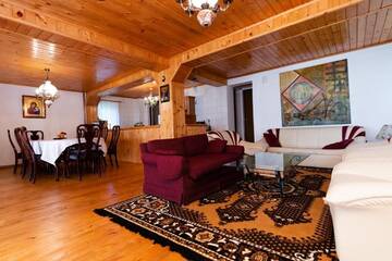 Фото номера Дом с 5 спальнями Дома для отпуска Casa RAI г. Предял 67