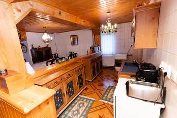 Фото номера Дом с 5 спальнями Дома для отпуска Casa RAI г. Предял 94